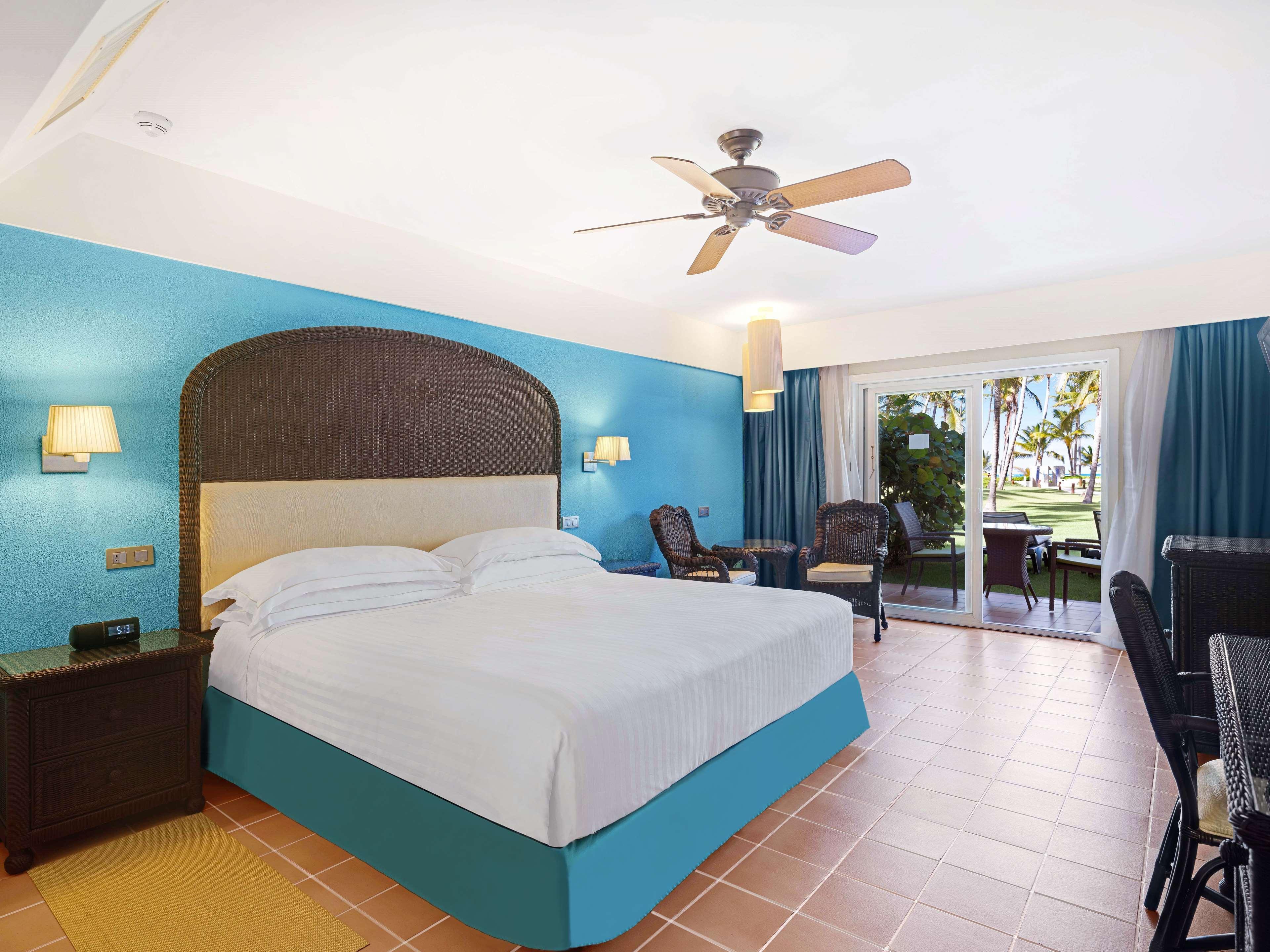 بارسيلو بافارو بيتش - للبالغين فقط وشامل كليًا بونتا كانا المظهر الخارجي الصورة A room at the Iberostar Grand Hotel Bávaro