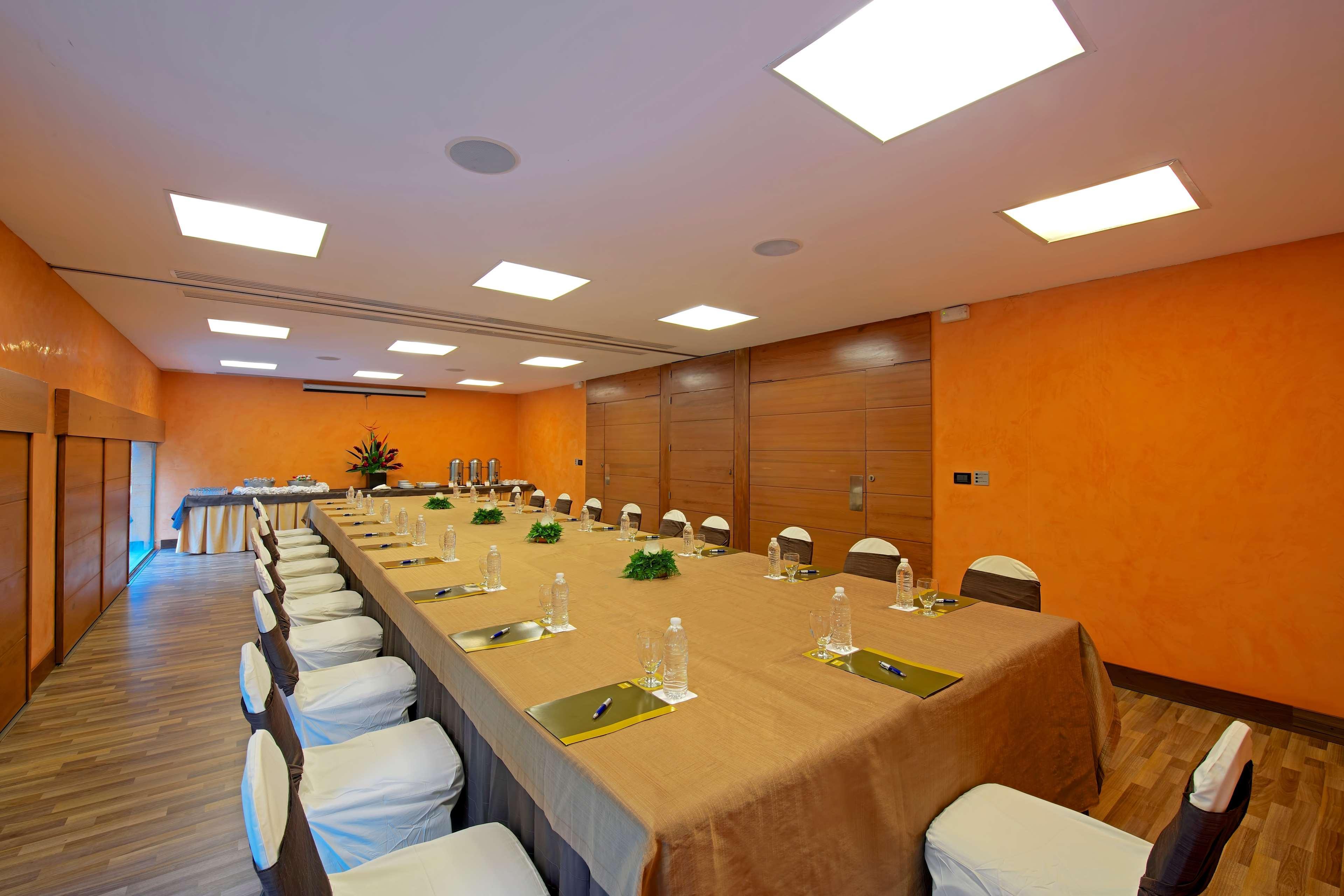 بارسيلو بافارو بيتش - للبالغين فقط وشامل كليًا بونتا كانا المظهر الخارجي الصورة Meeting room