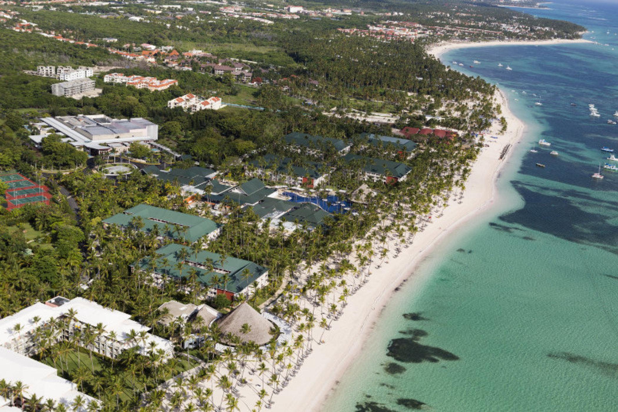بارسيلو بافارو بيتش - للبالغين فقط وشامل كليًا بونتا كانا المظهر الخارجي الصورة Aerial view of Punta Cana